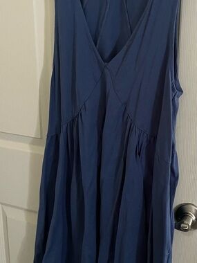 Women’s Navy V-Neck Sleeveless Dress